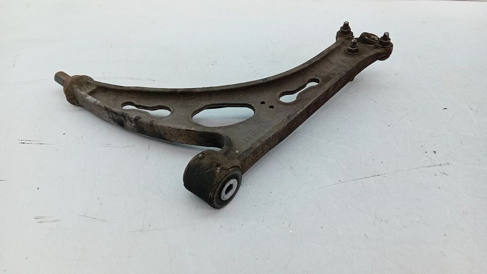 Braço de suspensão frente direito AUDI A3 (8P1)