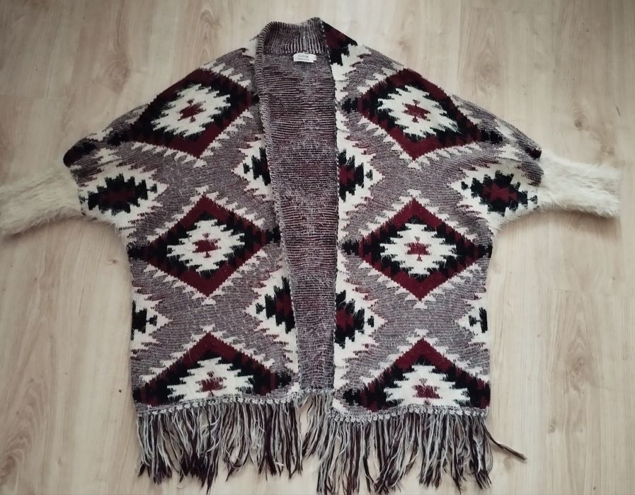 Sweter w indiańskim stylu