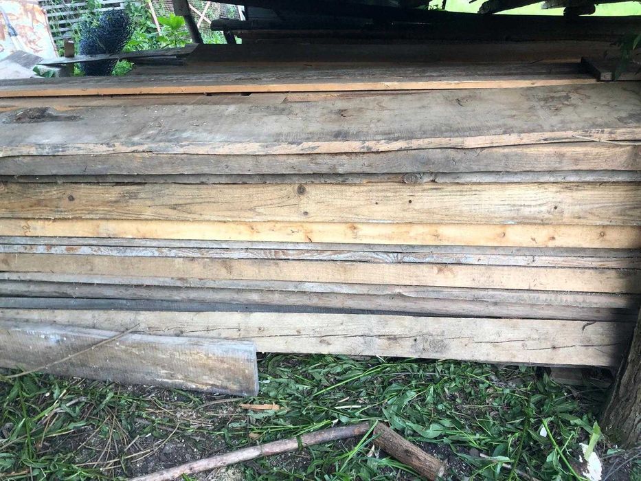 Deski drewno konstrukcyjne belki drewno na szopkę