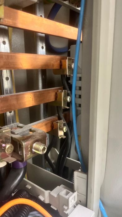 Usługi montaż instalacji elektrycznej automatyki domowej przemysłowej