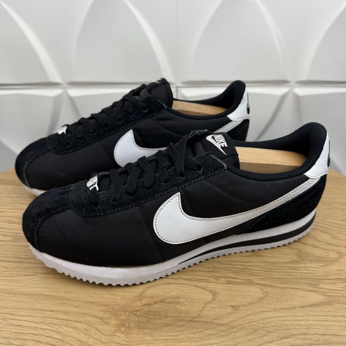 Оригінальні кросівки Nike cortez