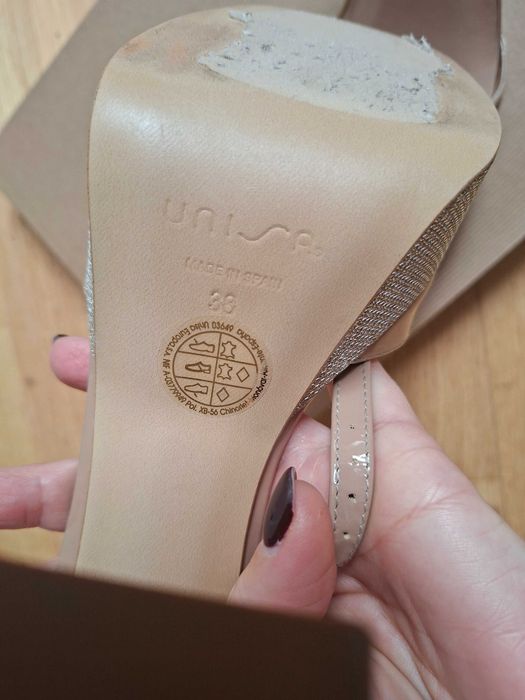 Przepiękne sandałki na platformie r 38