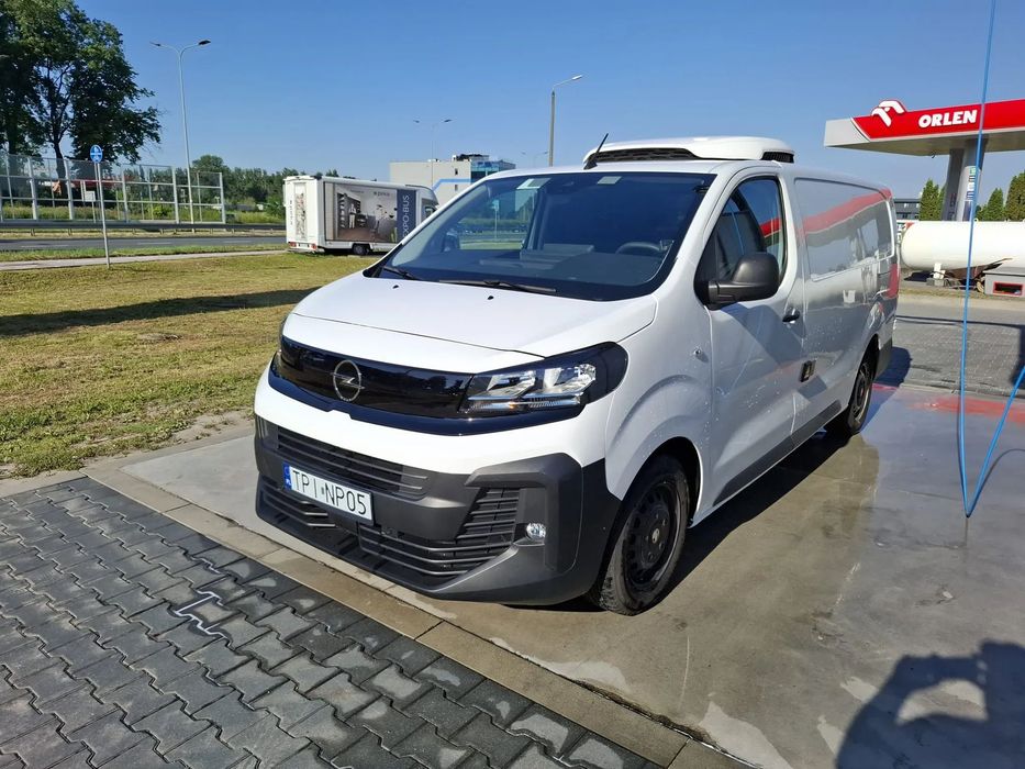 Opel vivaro chłodnia mroźnia carrier xarios 200 -20 °c izoterma stan jak nowy przebieg 10 kkm