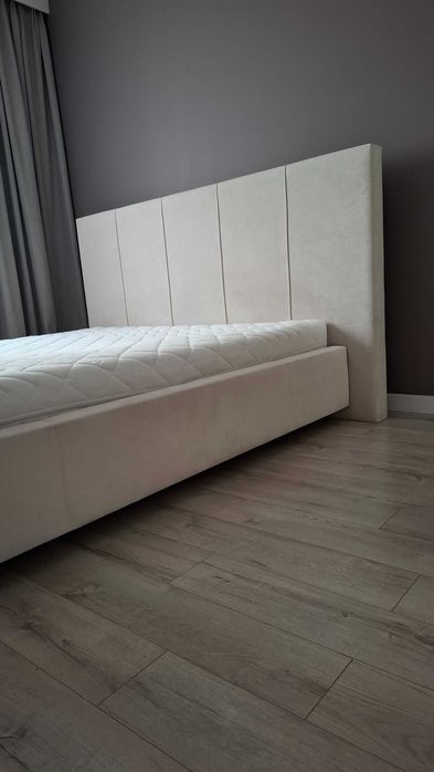 Łózko tapicerowane z materacem 160 cm MK Koło