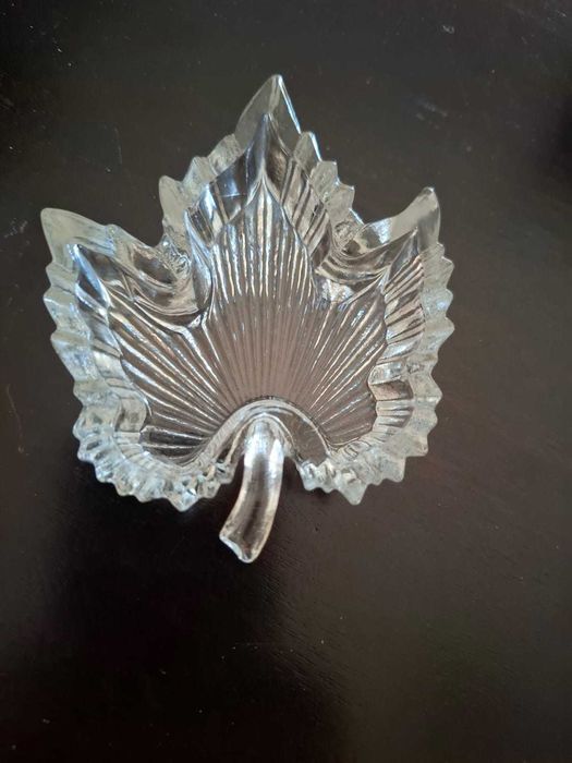 Vários guarda jóias de cristal