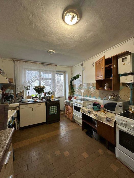 Дві суміжні кімнати Ст.Бандери,62  3800+ КП