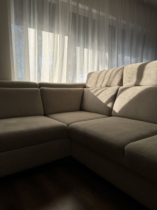 Sofa narożnik rozkładany beżowy nowoczesny japandi