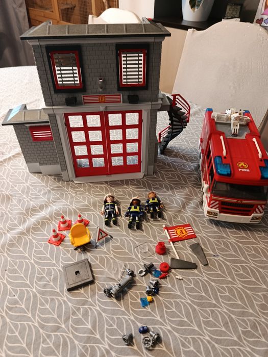 Rezerwacja. Klocki Playmobile Action Heroes 71603 straż pożarna, remiza