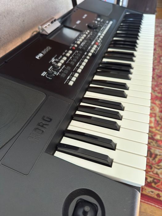 Синтезатор Korg pa 300