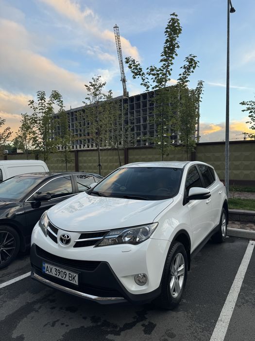 Продам авто Toyota rav 4 2013 року