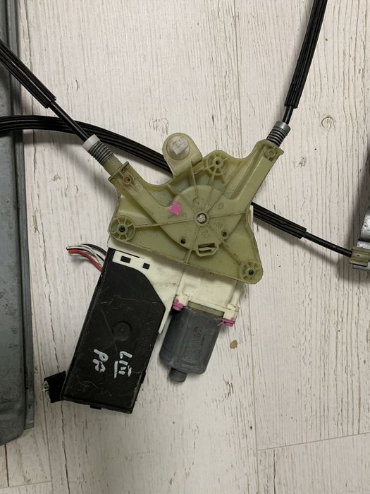 Mechanizm podnośnik szyby silniczek prawy przód laguna III