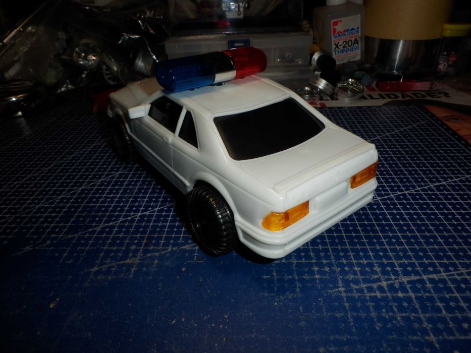 Carrinho de brincar Mercedes-Benz 560 SLC