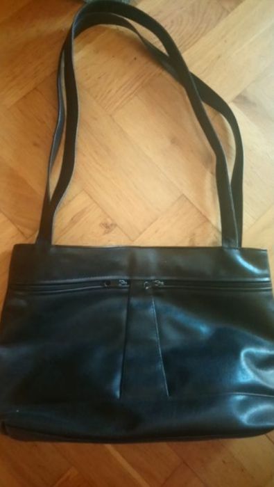 Czarna torebka na ramię
