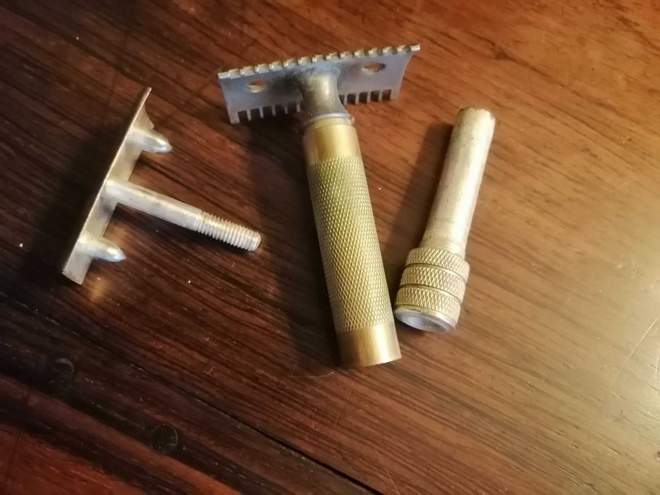 Conjunto de barbear antigo - caixa em baquelite