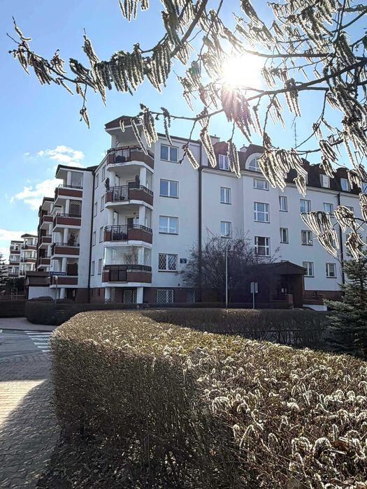 Bezpośrednio! Cichy, jasny, apartament 5 pokoi, 132mkw , przy metrze Ursynów i Kopie Cwila z miejscem postojowym, na strzeżonym osiedlujowym