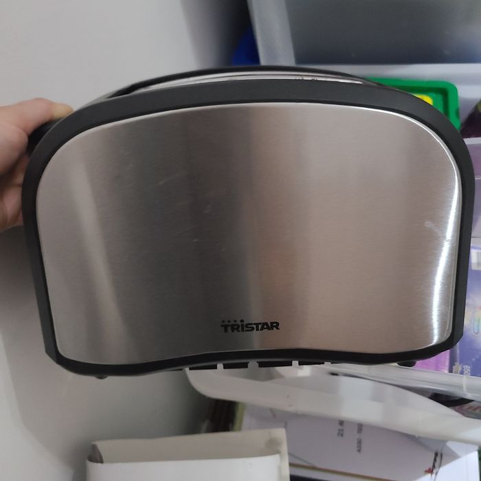 Torradeira Tristar preta e metalizada