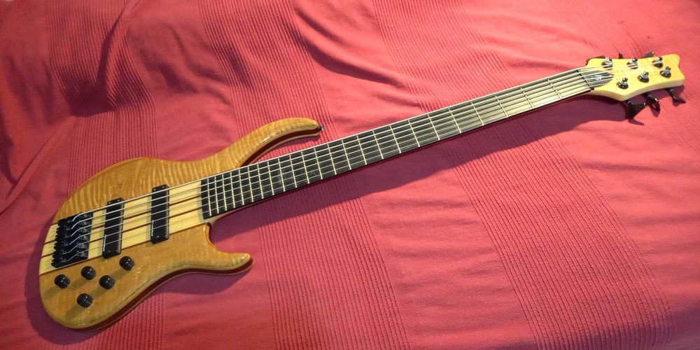 Gitara basowa 6-strunowa Harley Benton BZ-6000 NT Deluxe