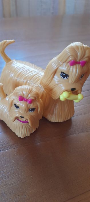 Boneca Barbie com cachorros