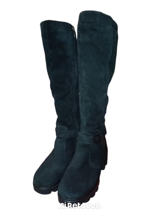 Продам: Теплые черные замшевые сапоги на меху (натуральные, б/у) зима