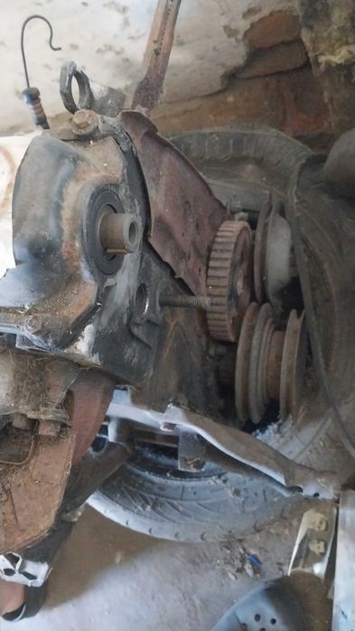 Двигун ауді80 об'єм 1.8