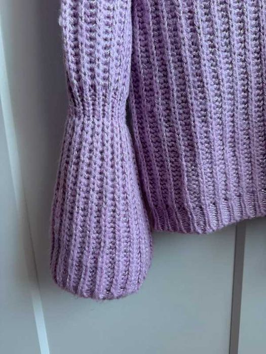 Sweter z rozszerzanymi rękawkami - Be you