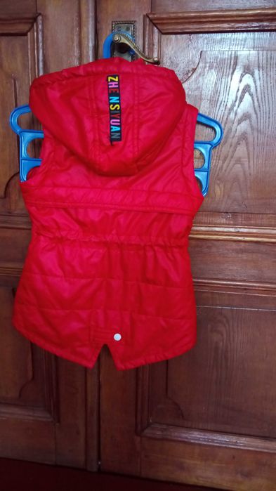 Курточка-желетка для девочки