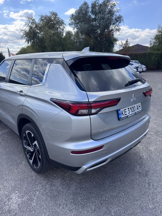 Mitsubishi Outlander 2023