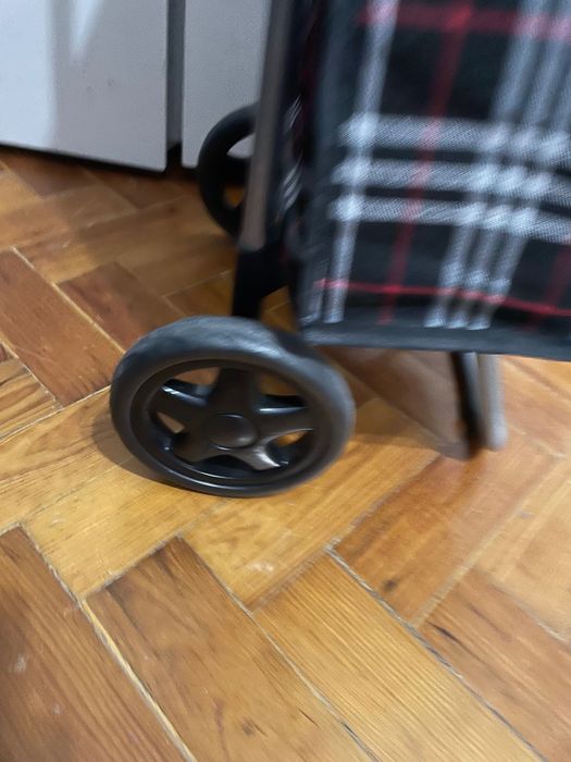 Carrinho de compras em ótimo estado