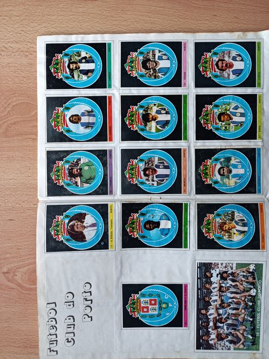 Caderneta cromos futebol e juventude 80/81