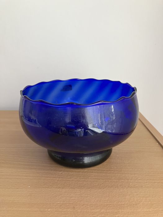 Szklane kobaltowa miska