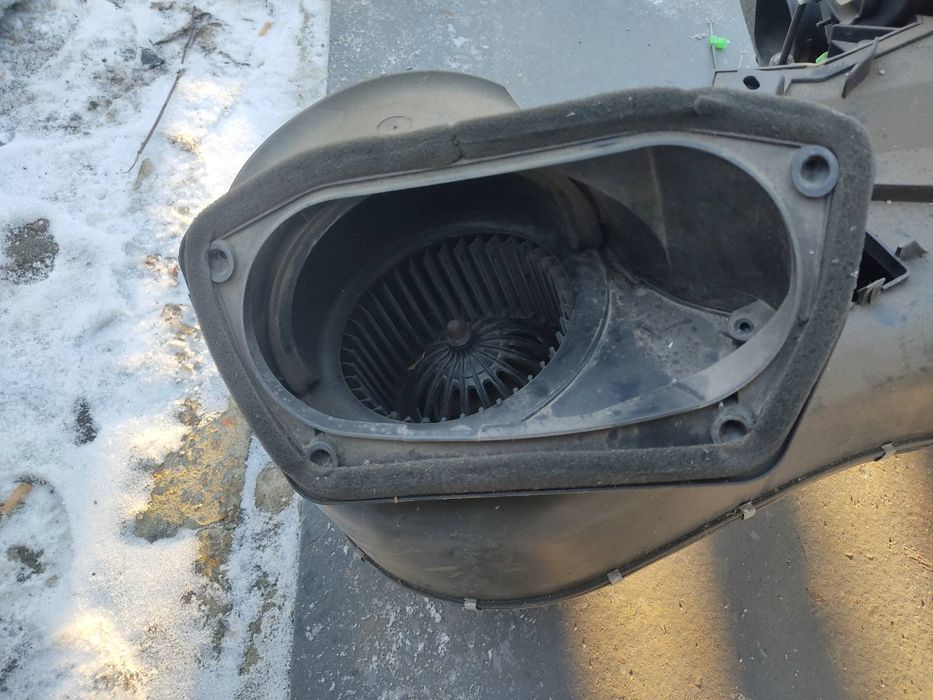 Продам корпус печки Opel Astra G
