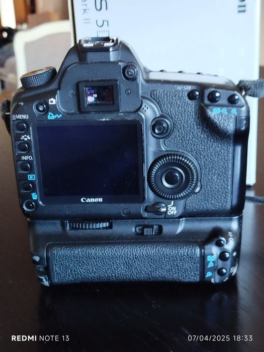 Canon Eos 5 Mark 2 c/ punho