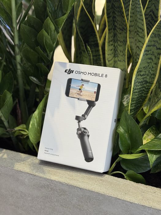 Dji osmo mobile 8 NEW