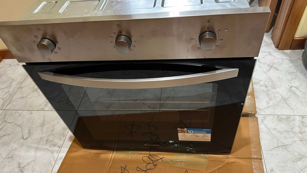 Forno de Encastrar Candy – NOVO a Estrear (Nunca Usado)
