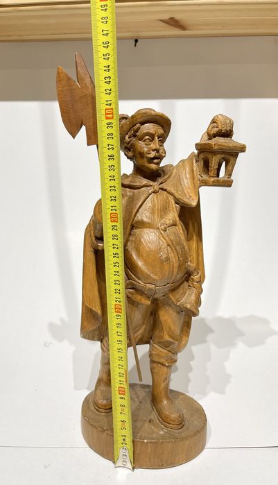 Rzezba z drewna figurka drewniana