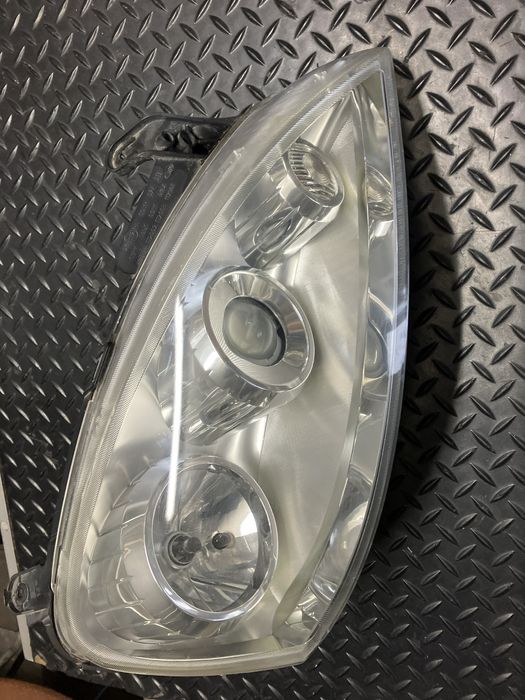 Opel Corsa C - lampa przód prawa