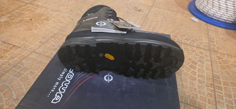 Buty trekkingowe  Lowa Tibet GTX  rozm.43.5