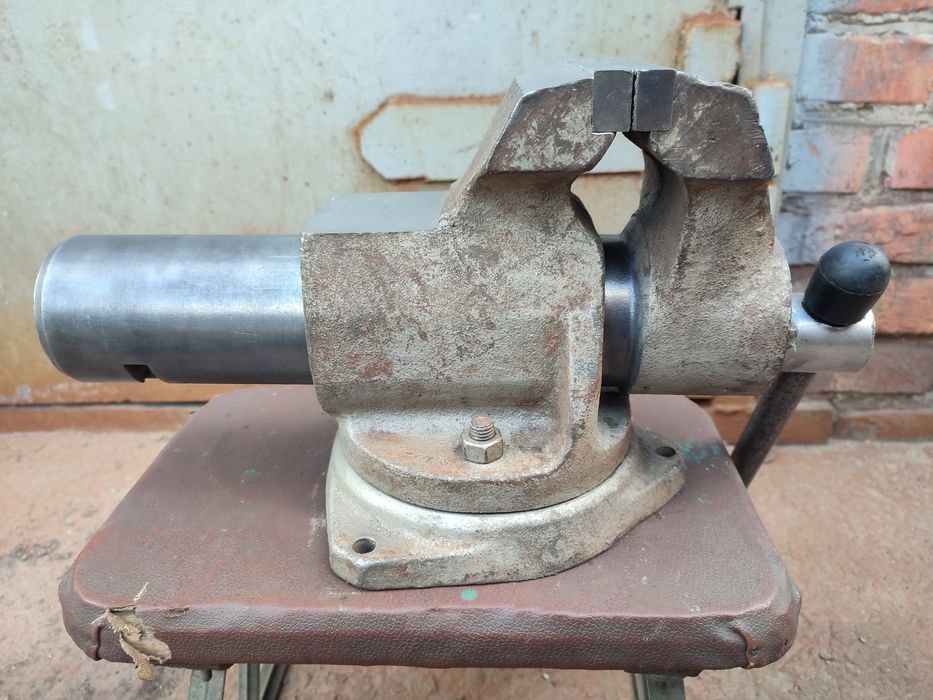 Ретро тіски лещата тиски