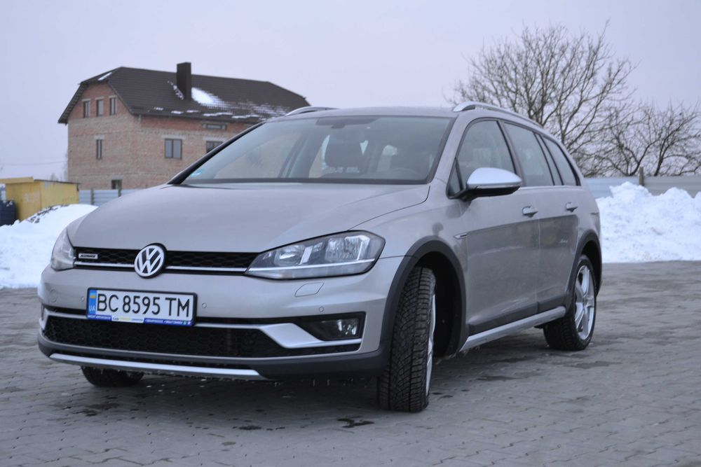 Фольксваген гольф 7 АЛЬТРАК мотіон повний  привід