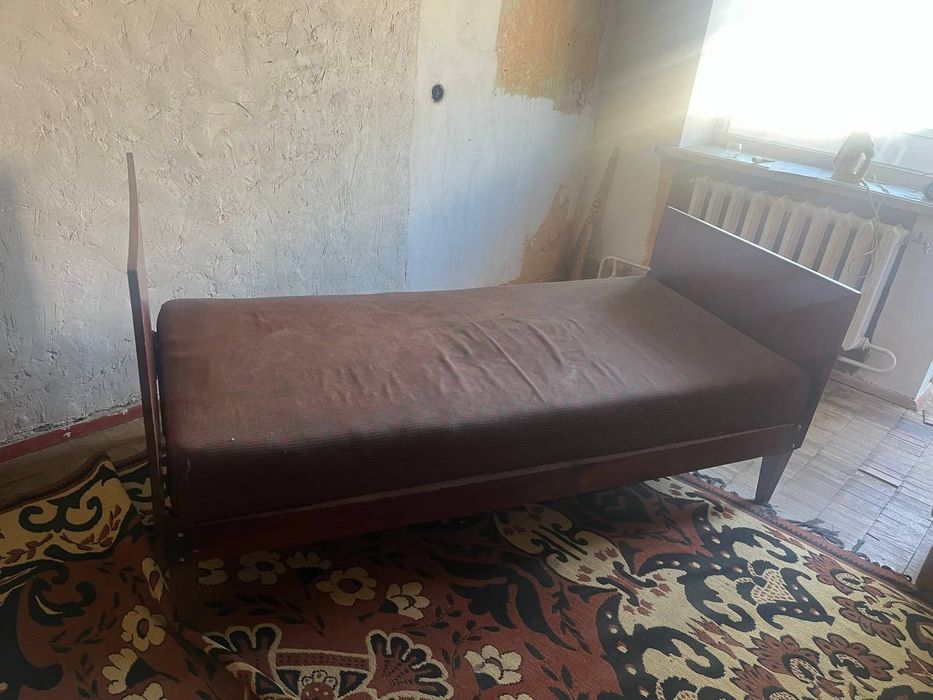 Віддам старі меблі