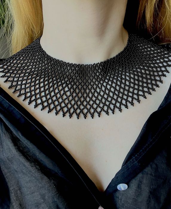 Ażurowy naszyjnik kołnierzyk czarny – styl gotycki. Łemkowską krywulka
