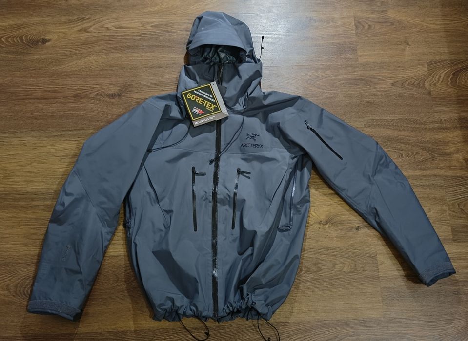 Вітровка Arcteryx Alpha SV7 з теплою підкладкою