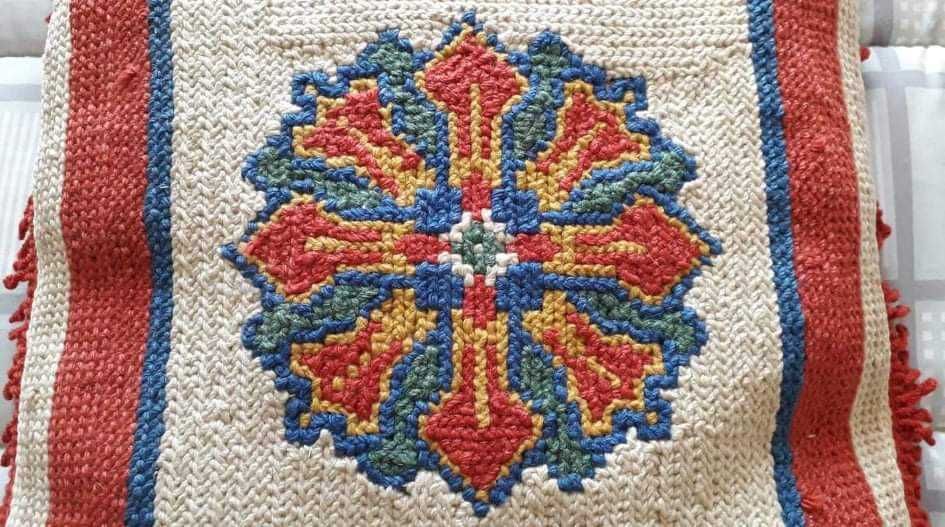 Almofada em Ponto Arraiolos