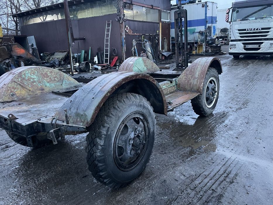 Причіп, тачка, шасі