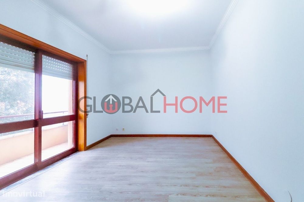 Apartamento T1 Renovado ao centro de Canelas