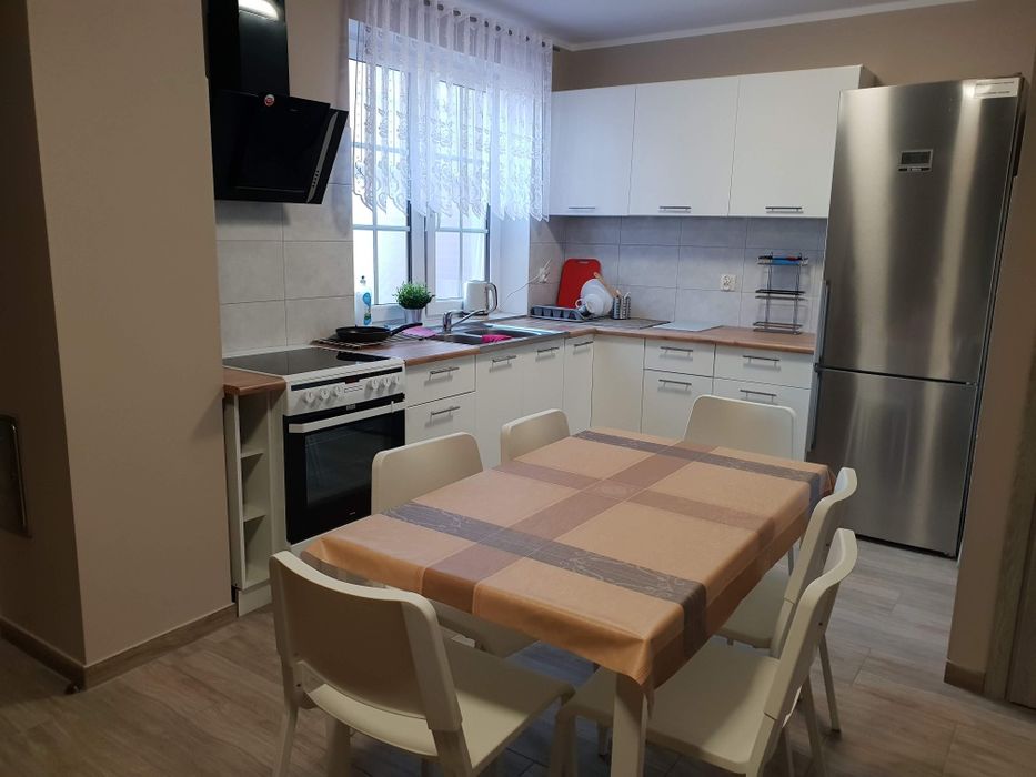 Do wynajęcia  dwa pokoje trzy i dwu osobowe