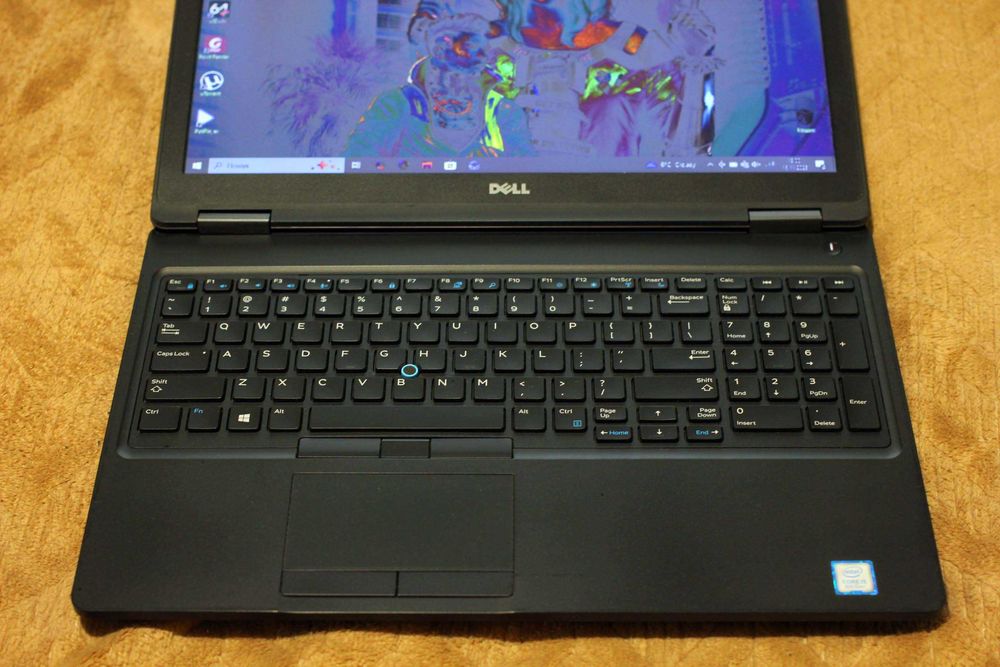Dell 5590/2020г/Core i5-8365 8x!/Видео 2GB/16GB/SSD256/АКБ 5ч/15.6 HD