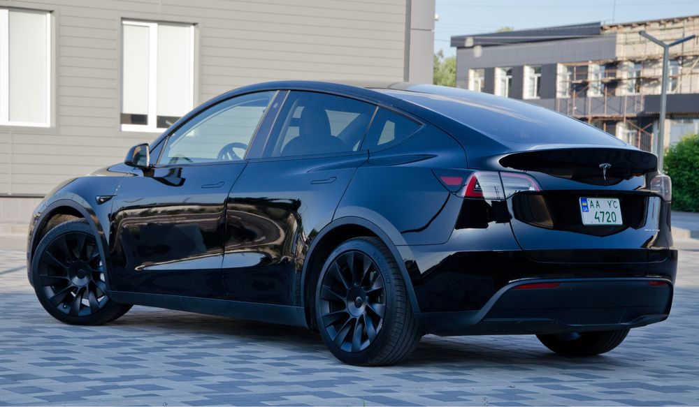 Продам Tesla Model Y