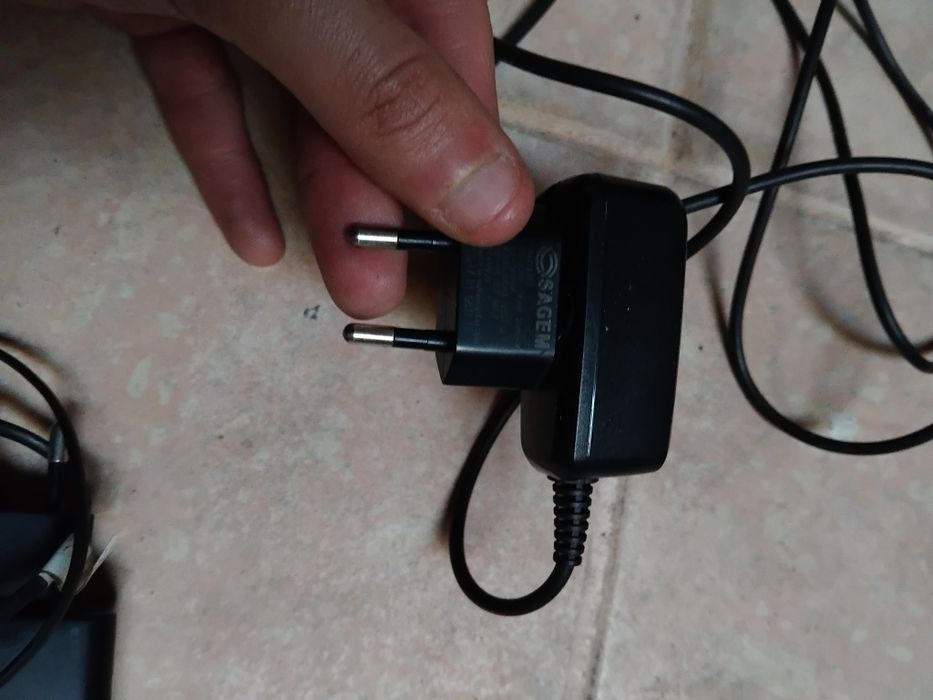 5 cabos de carregador de telemóveis antigos