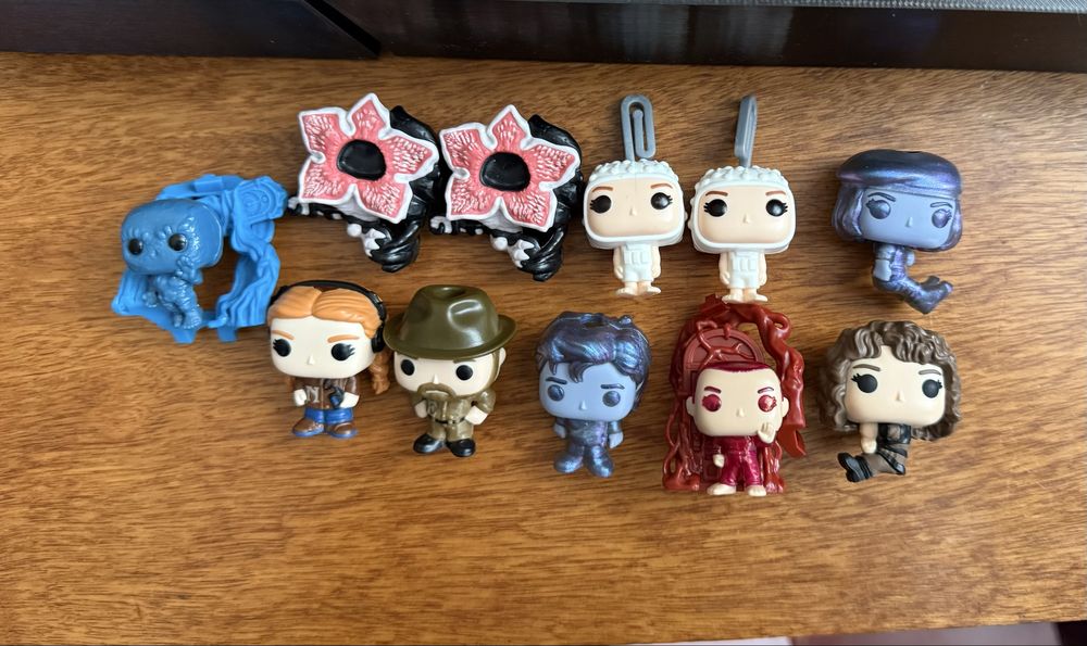 Kinder joy Stranger things . Дивні дива . Фігурки kinder